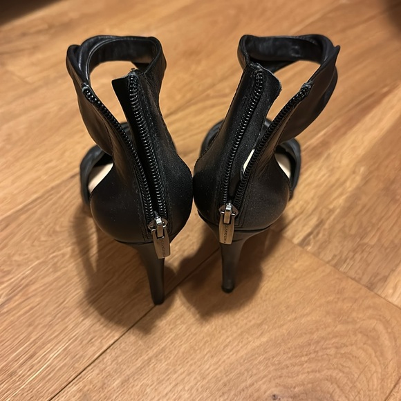 Gently worn - Picture 3 of 4